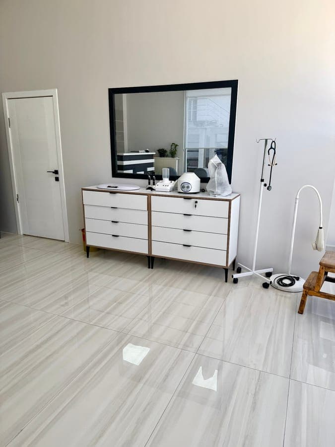 Tedavi odası ve tıbbi malzemeler